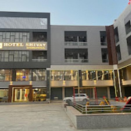Hotel Shivay International Tharad Eksteriør billede
